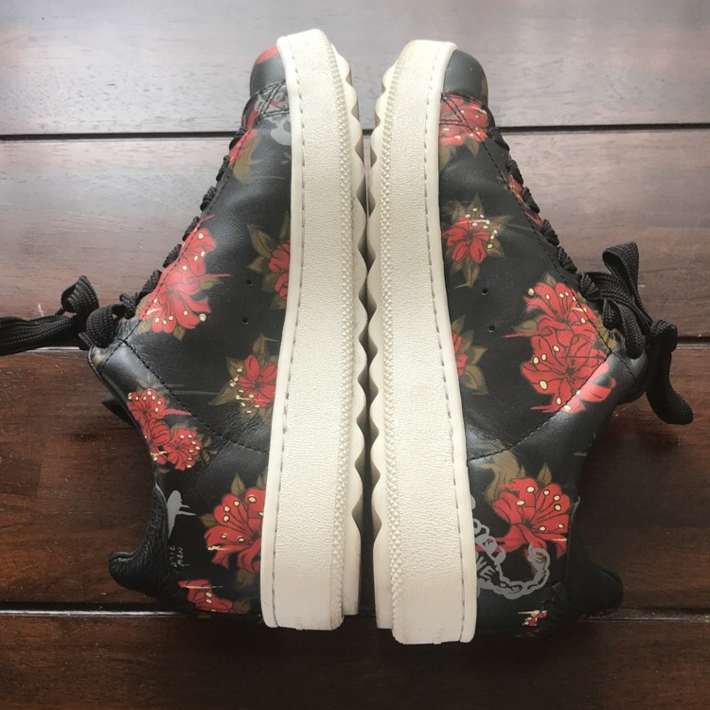 COACH C101 Lily’s